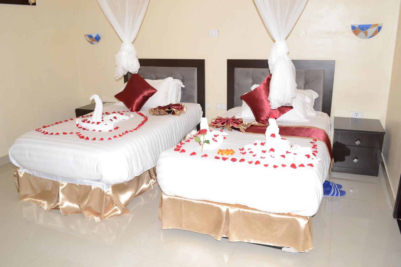 Lakemark Hotel And Tour Service Bahir Dar Exterior photo